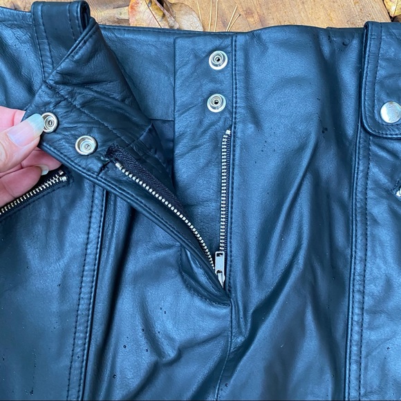 Danier black leather pencil skirt - Picture 3 of 6